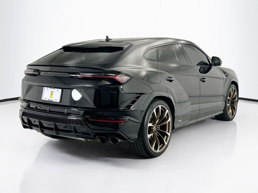 Used 2023 Nero Noctis Metallic Lamborghini S image 5