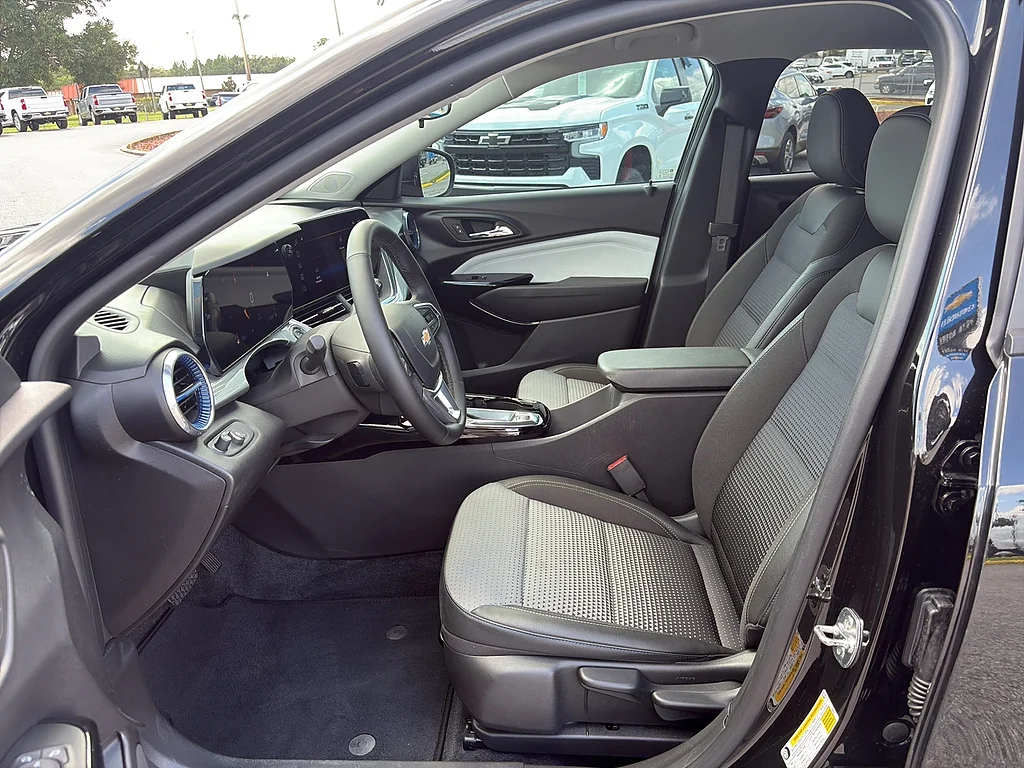 Used 2025 Mosaic Black Metallic Chevrolet  image 14
