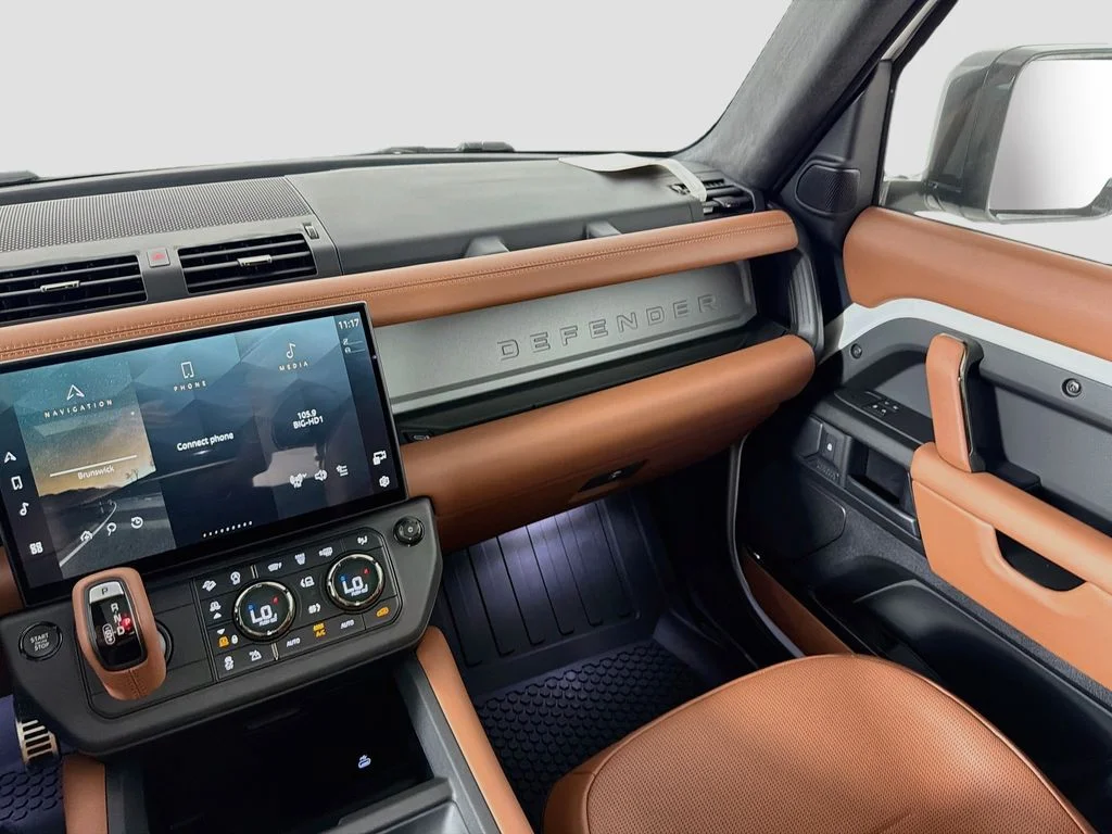 New 2026 Fuji White Land Rover  OCTA image 25