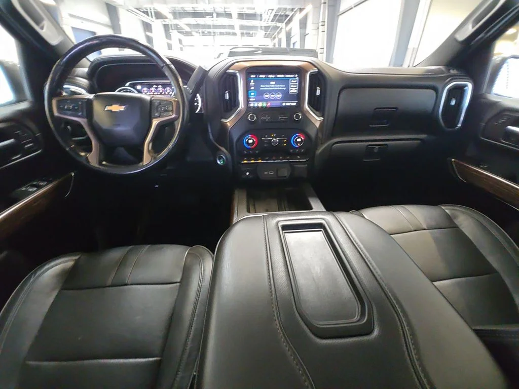 Used 2020 Gray Chevrolet High Country image 27