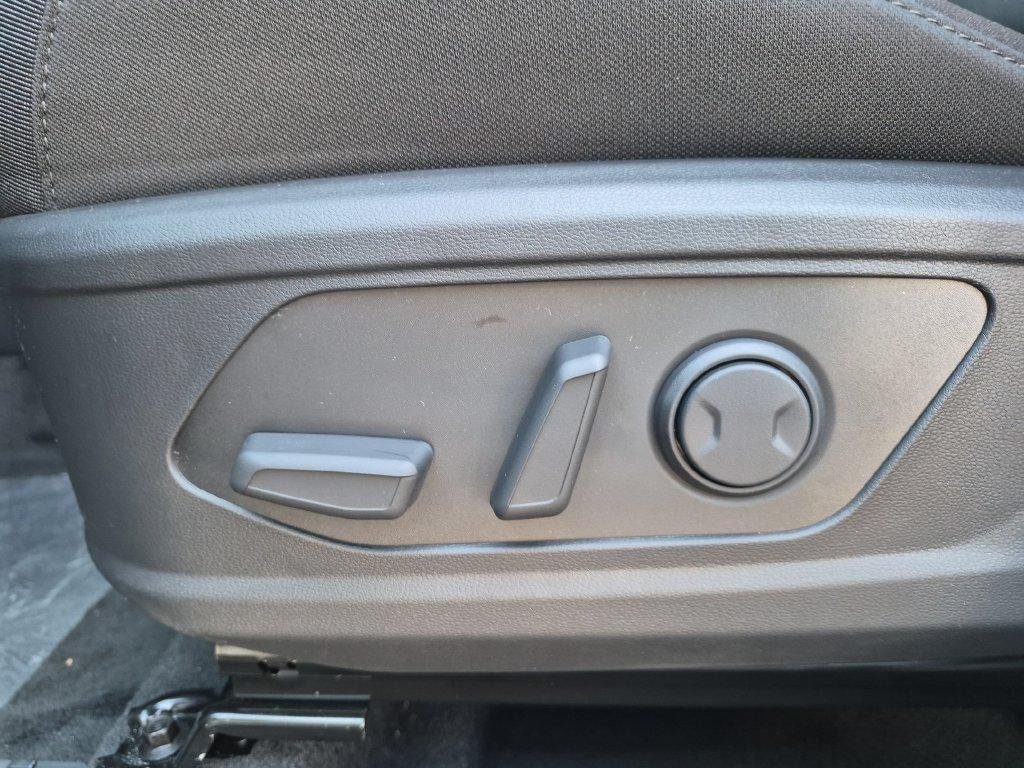 New 2026 Gray Hyundai SEL FWD image 16