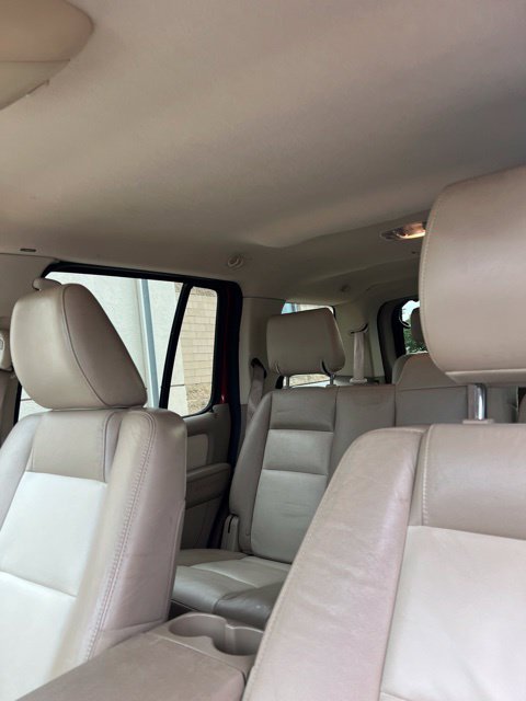 Used 2010  Ford Eddie Bauer image 5