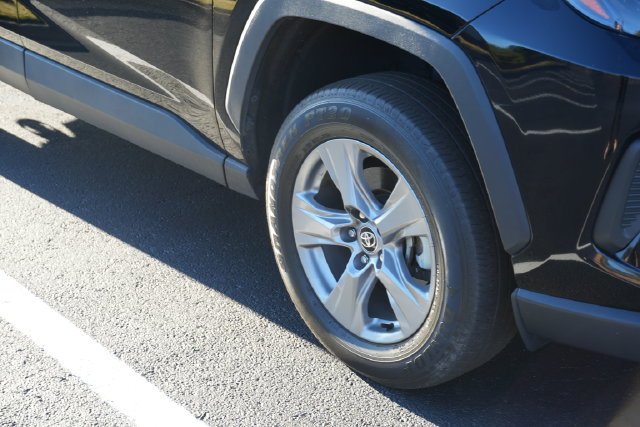 Used 2024  Toyota XLE image 2