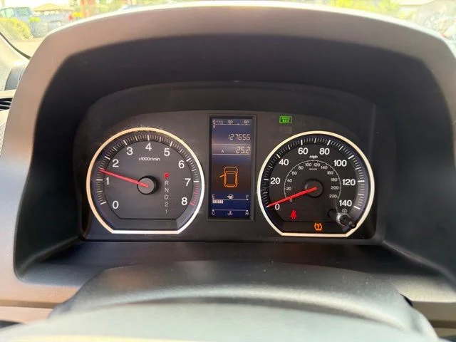 Used 2011 Red Honda SE image 10