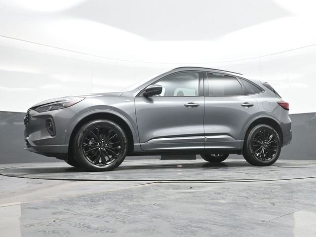 Used 2024 Gray Ford ST-Line Elite image 21
