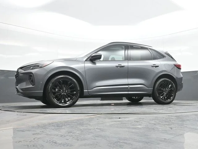 Used 2024 Gray Ford ST-Line Elite image 21