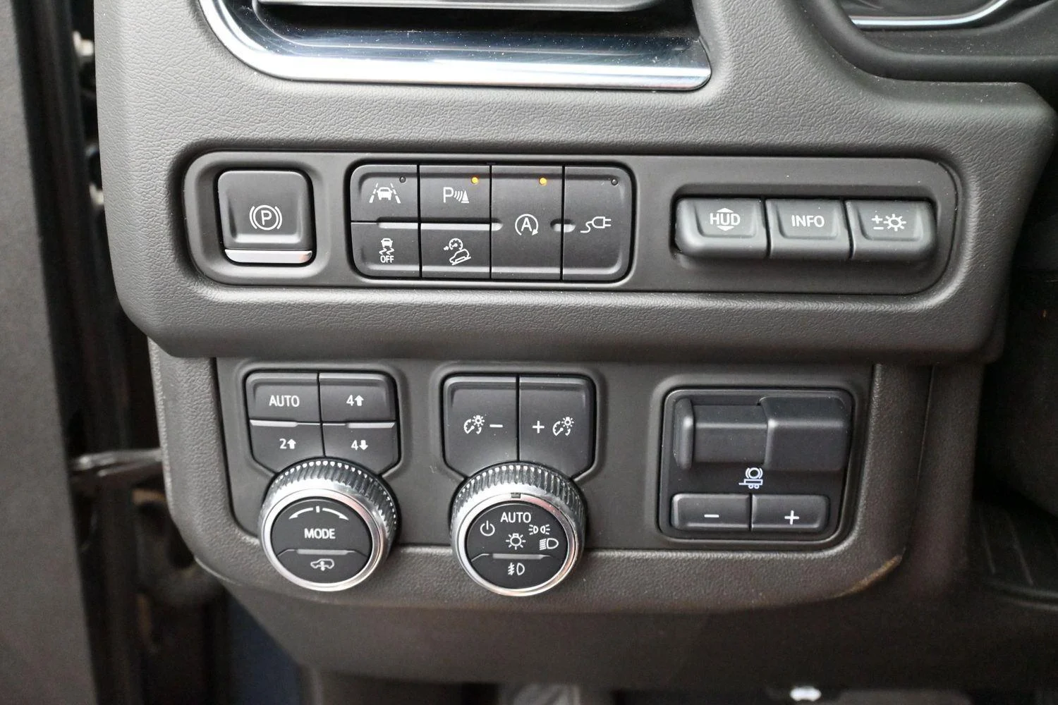 Used 2021 Dark Sky Metallic GMC AT4 image 24