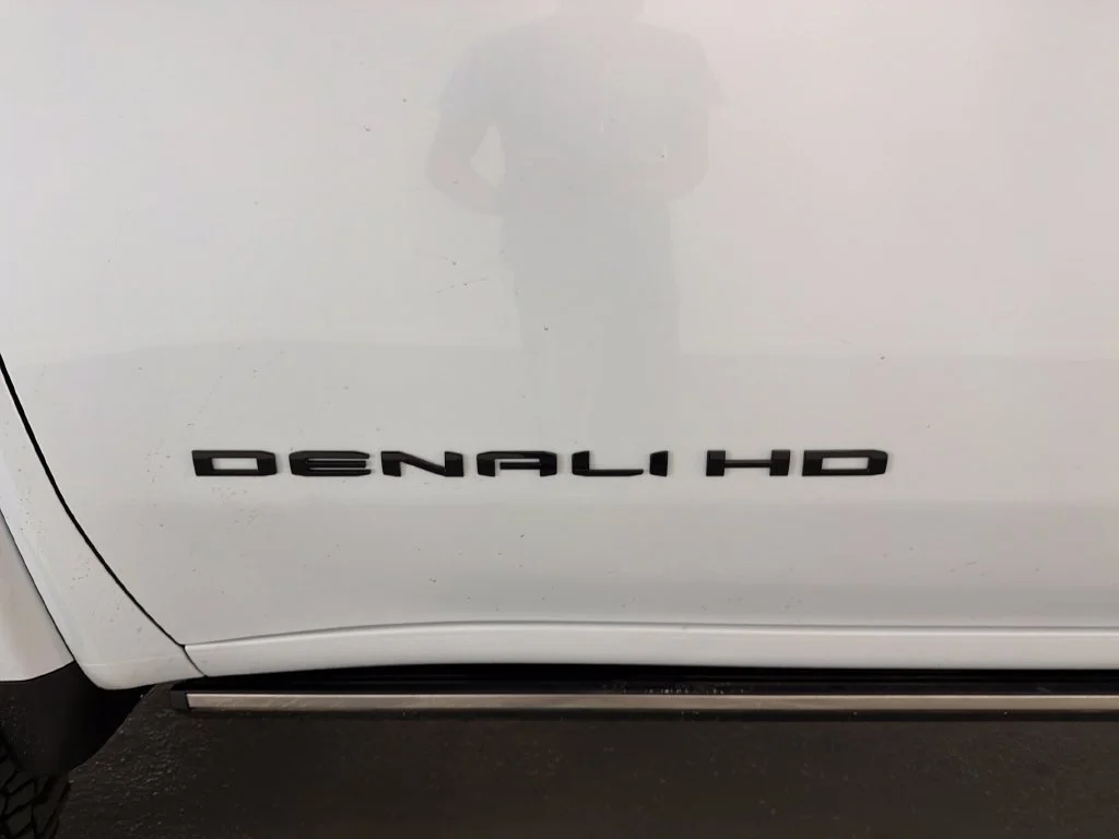 Used 2026 Glacier White Tricoat GMC Denali Ultimate image 7