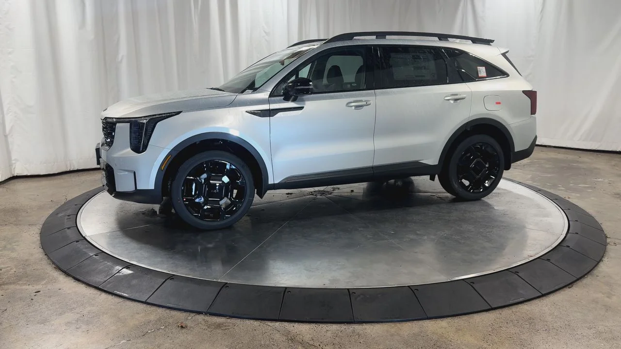New 2026 Ivory Kia X-Line EX image 5
