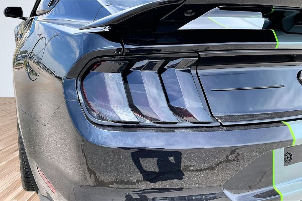Used 2022 Black Ford Shelby GT500 image 25