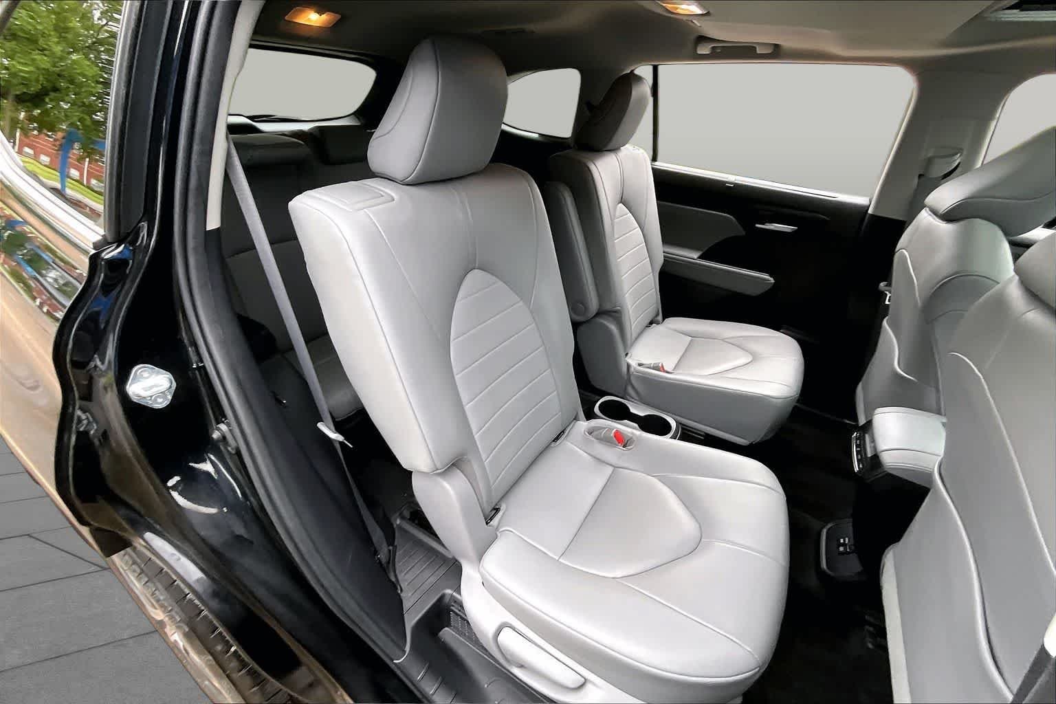 Used 2023 Midnight Black Metallic Toyota Hybrid XLE image 20