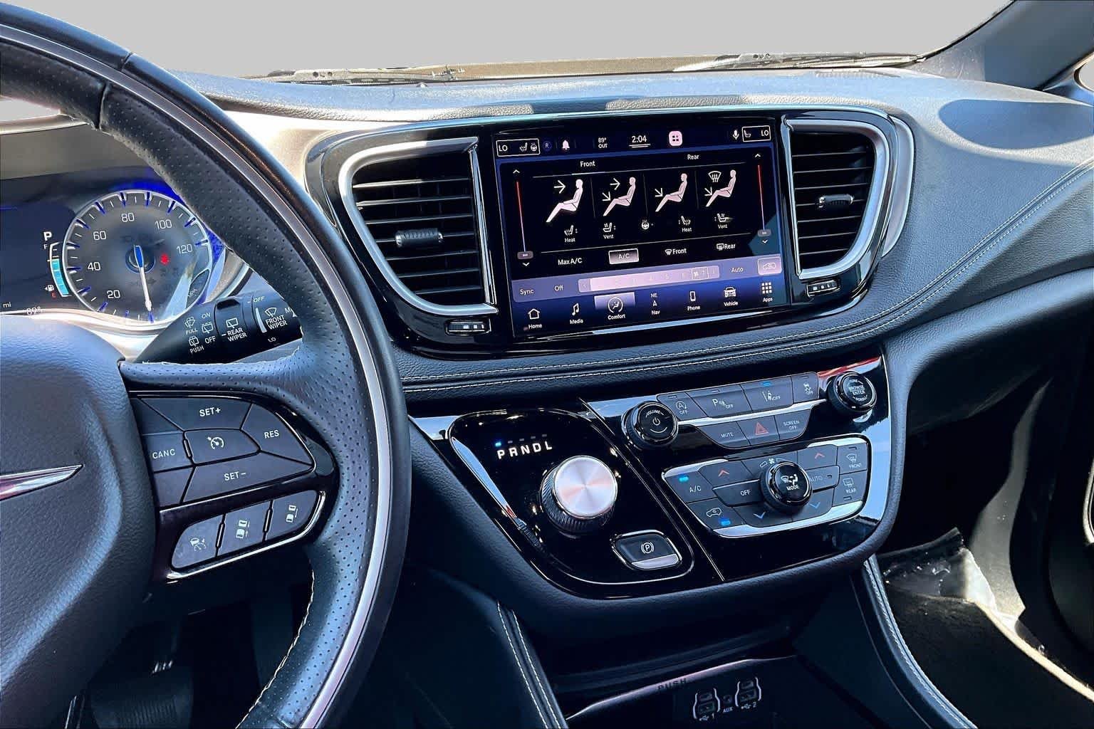 Pre-Owned 2021 Chrysler Pacifica Limited