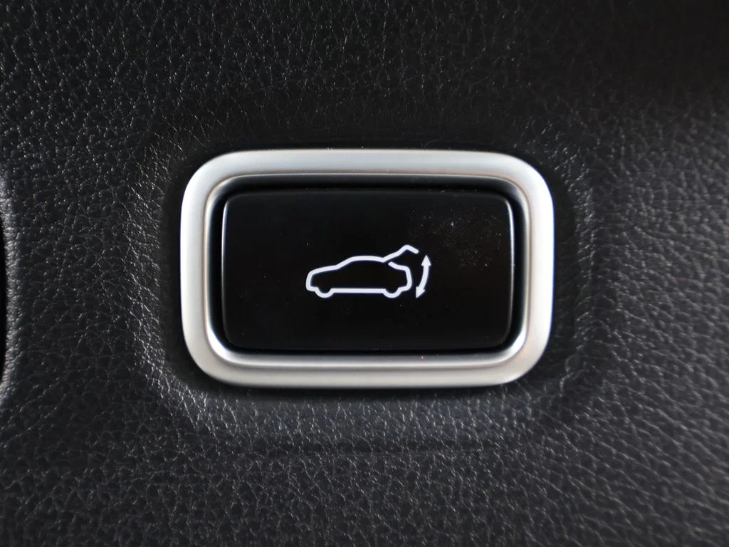 Used 2019 White Kia GT2 image 27