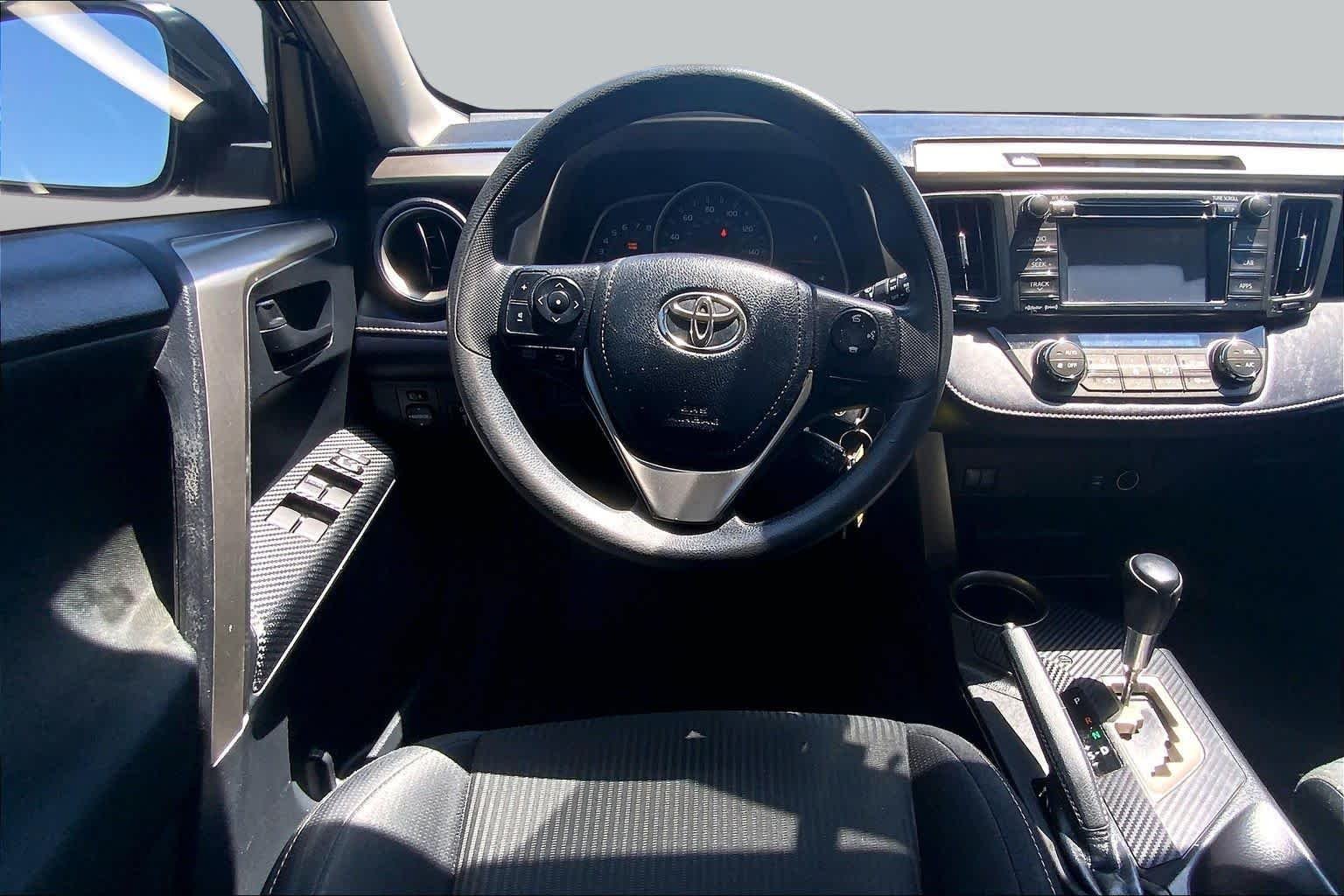 Used 2013 Black Toyota XLE image 5