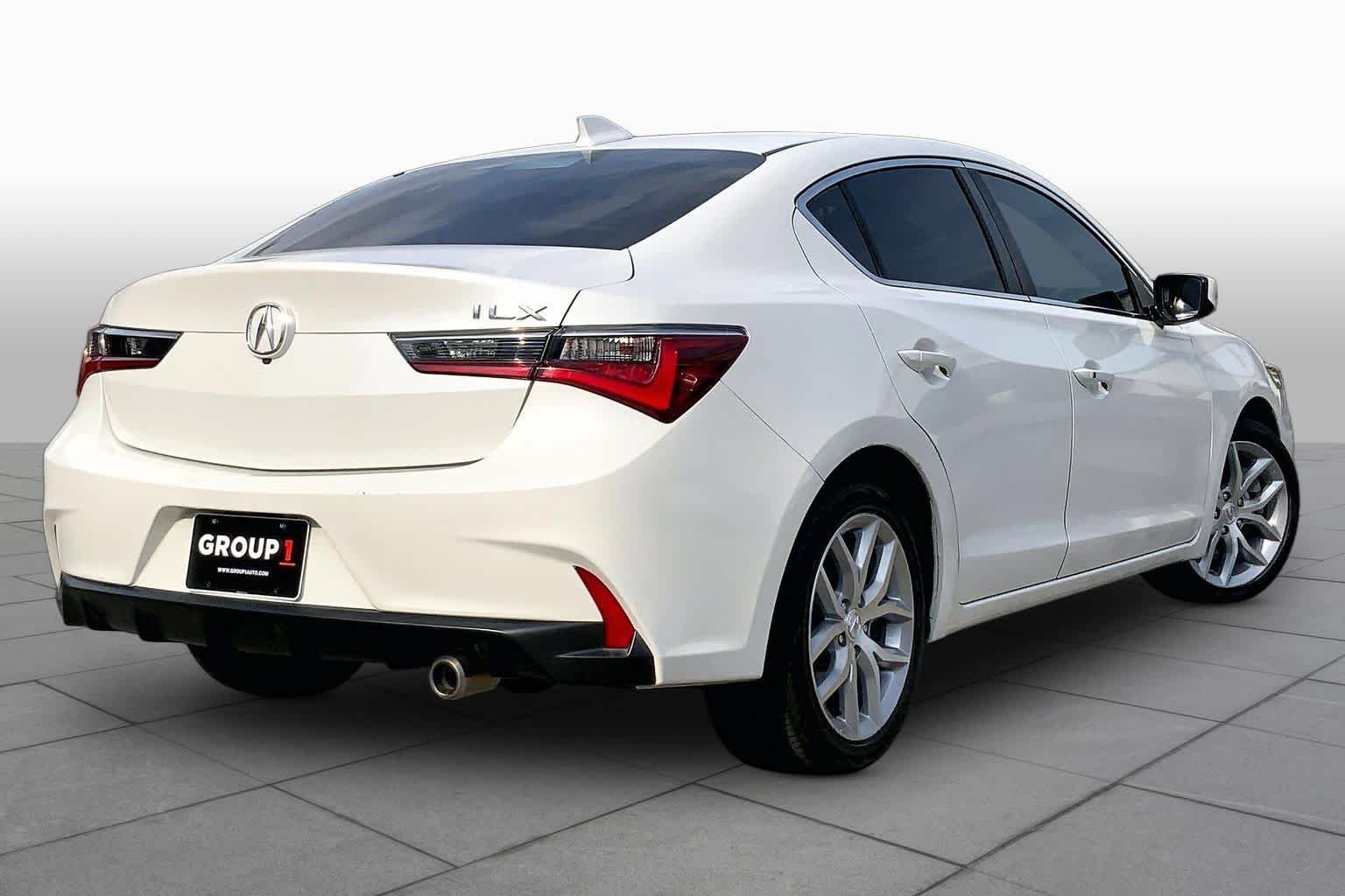 Used 2019 Platinum White Pearl Acura  image 13