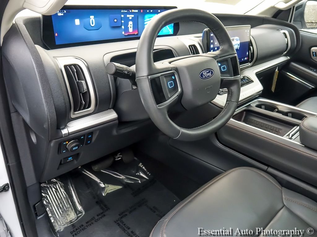 Used 2025 Oxford White Ford Active image 10