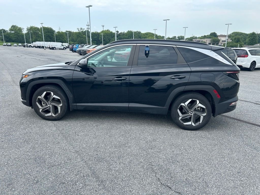 Used 2024 Black Hyundai SEL image 8