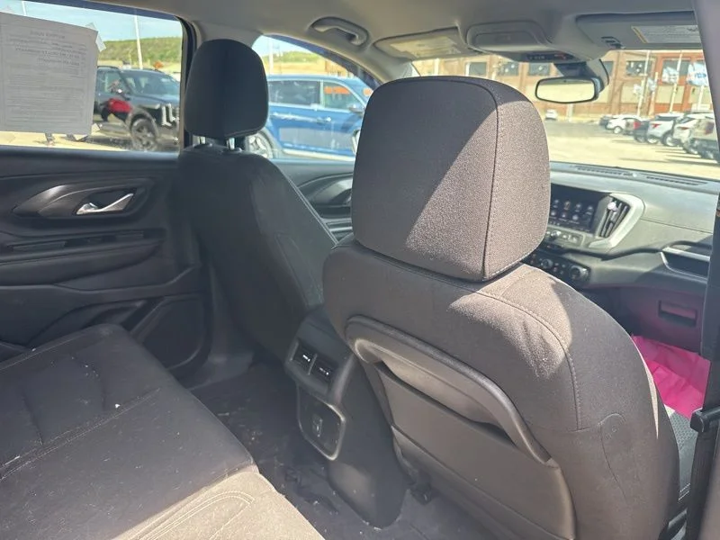 Used 2022 Black GMC SLE image 9