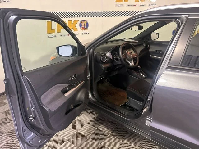 Used 2020 Gun Metallic Nissan SV image 10