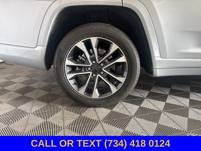 Used 2023 Silver Jeep Overland image 55