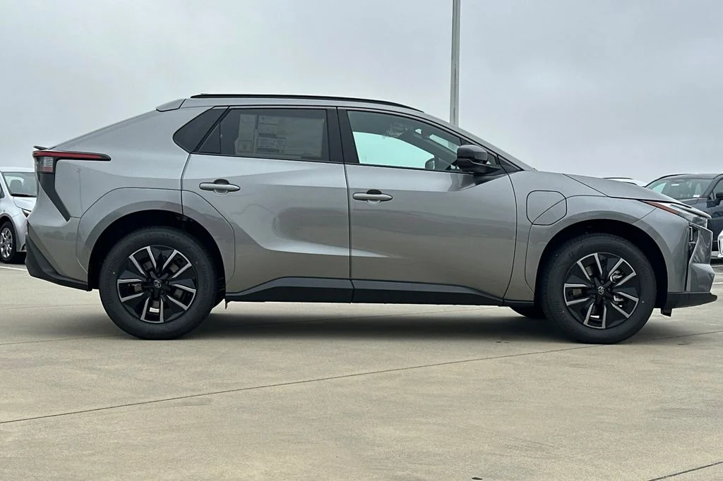 New 2026 Heavy Metal <sup>1</sup> Toyota  XLE image 3