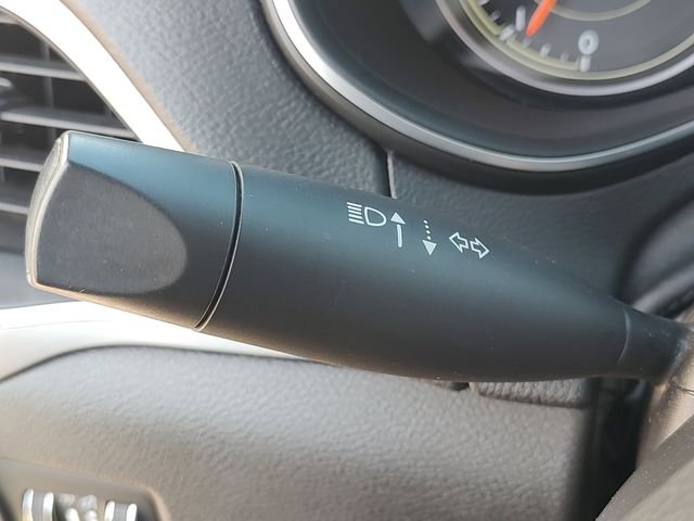 Used 2021 Gray Jeep Latitude Lux image 23
