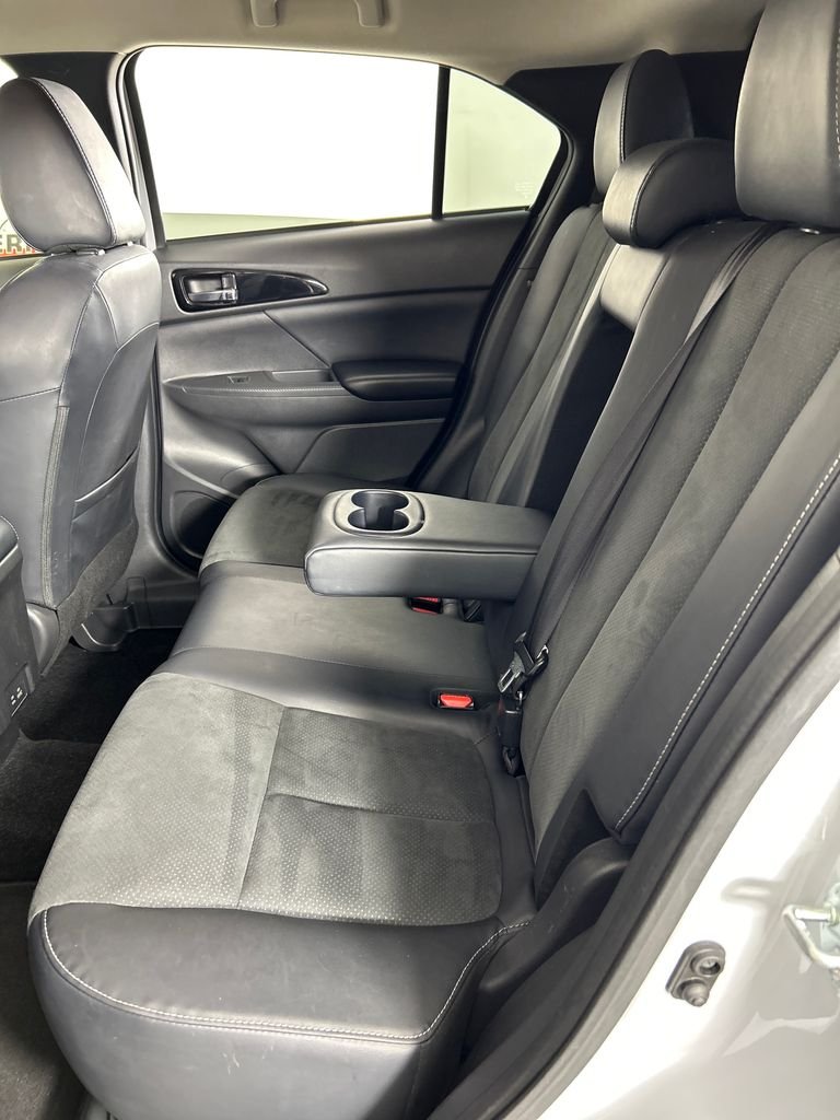 Used 2025 Silver Mitsubishi SE image 16