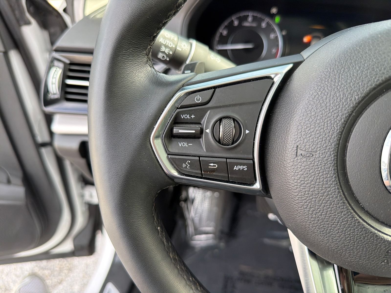 Used 2023 Platinum White Pearl Acura Technology Package image 15