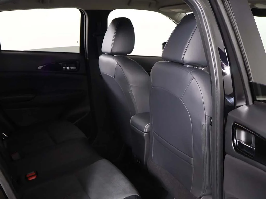 New 2026 Black Mitsubishi SE image 27