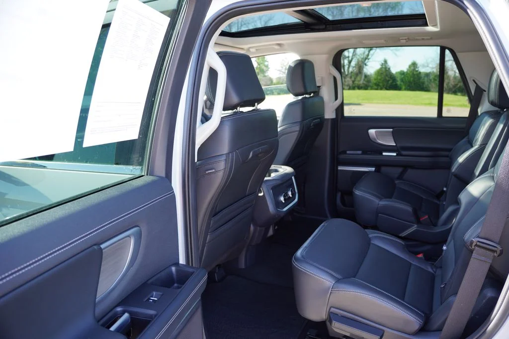 Used 2025 Silver Ford Platinum image 17