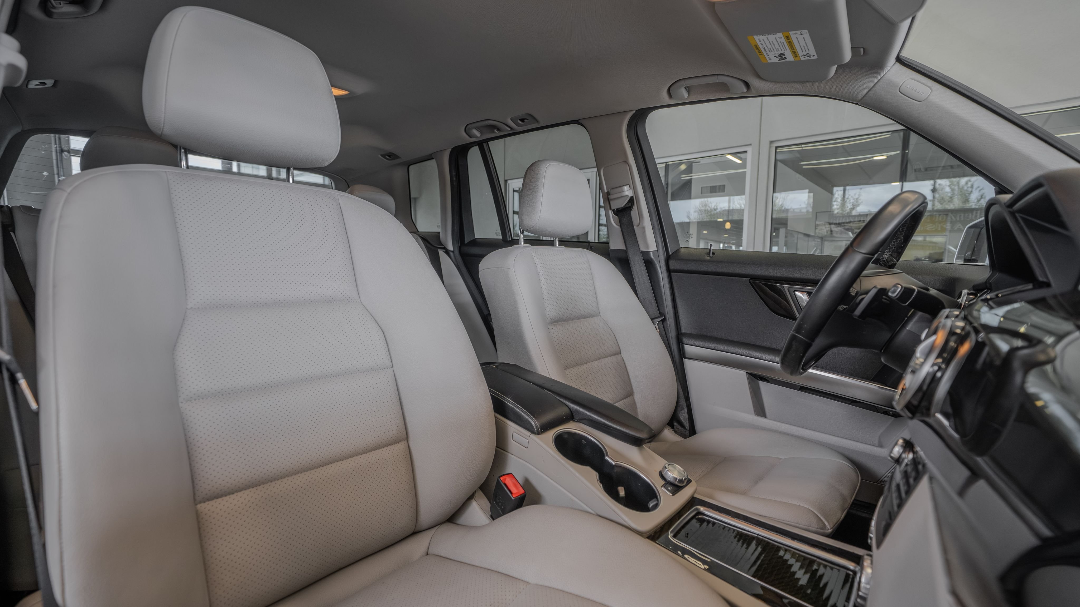 Used 2015 Diamond Silver Mercedes-Benz GLK 250 image 32