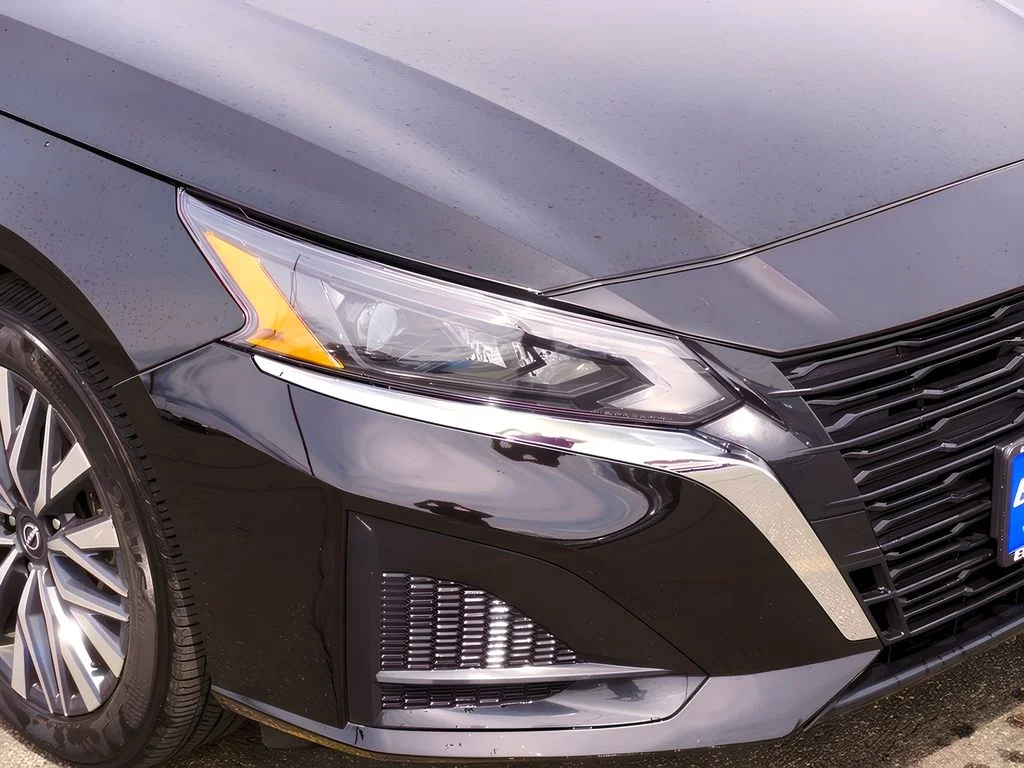 2025 Nissan Altima SV - Photo 9