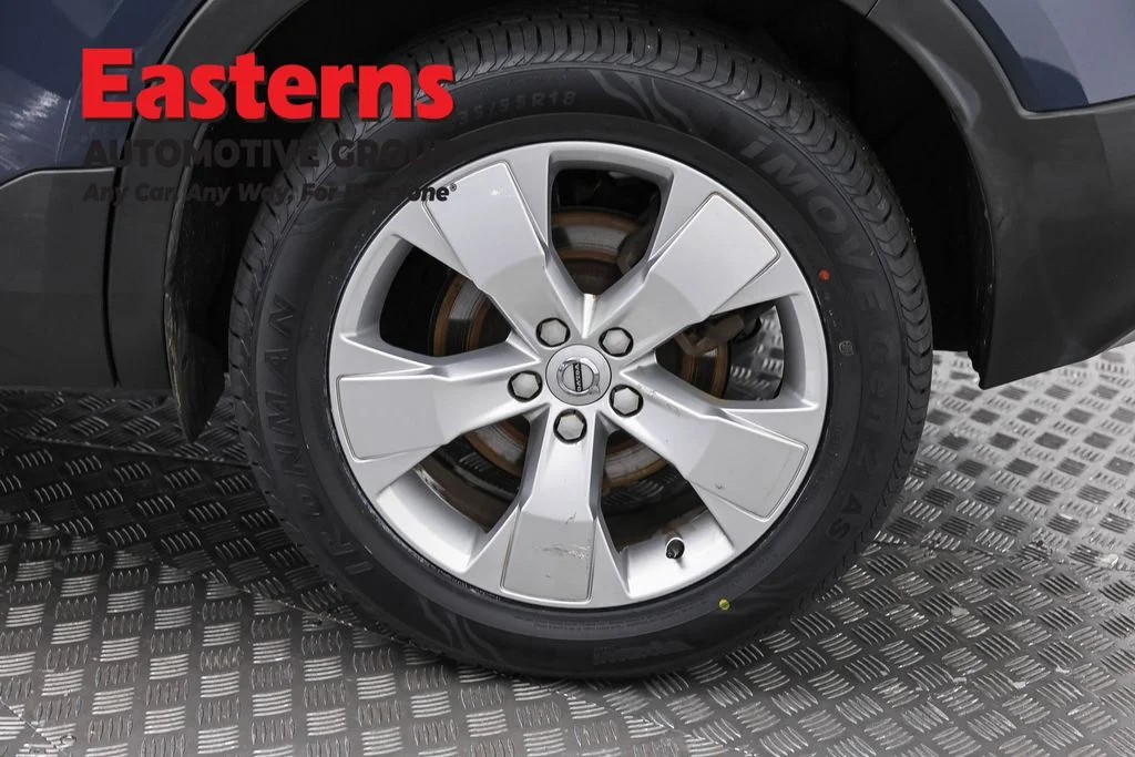 Used 2021 Gray Volvo Momentum image 34