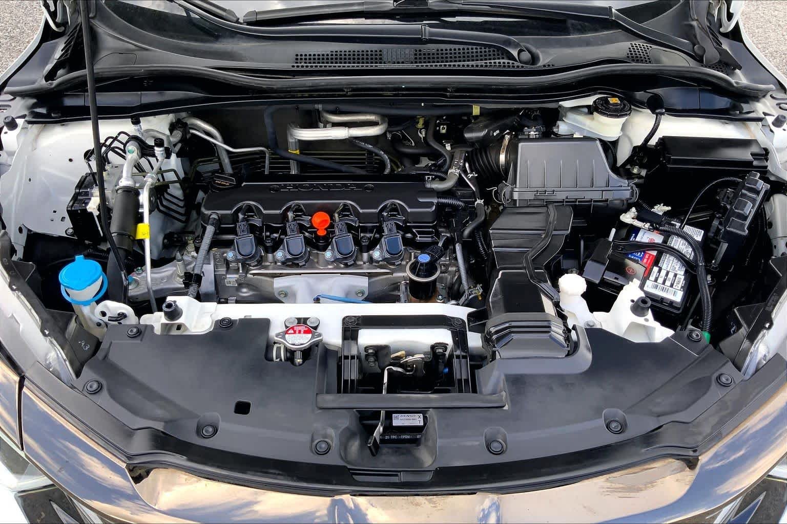Used 2022 Platinum White Pearl Honda Sport image 31