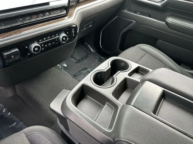 Used 2024 White GMC SLE image 21