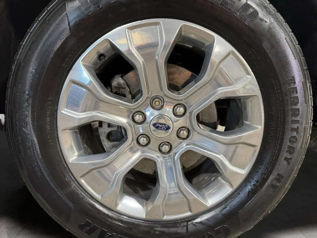 Used 2021 Star White Metallic Tri-Coat Ford Platinum image 35
