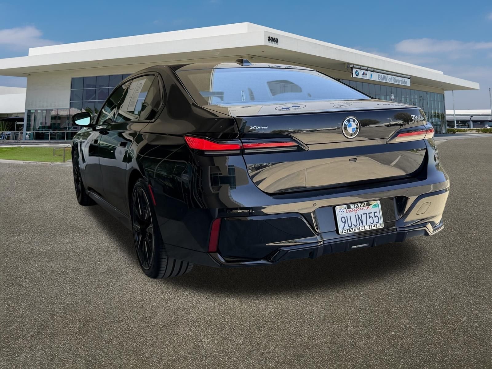Used 2025 Black BMW 740i xDrive image 8