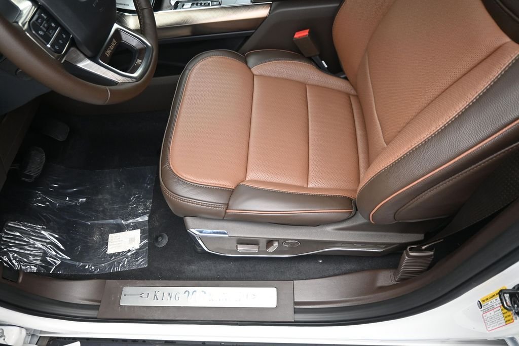 New 2026 Star White Metallic Tri-Coat Ford King Ranch® image 9