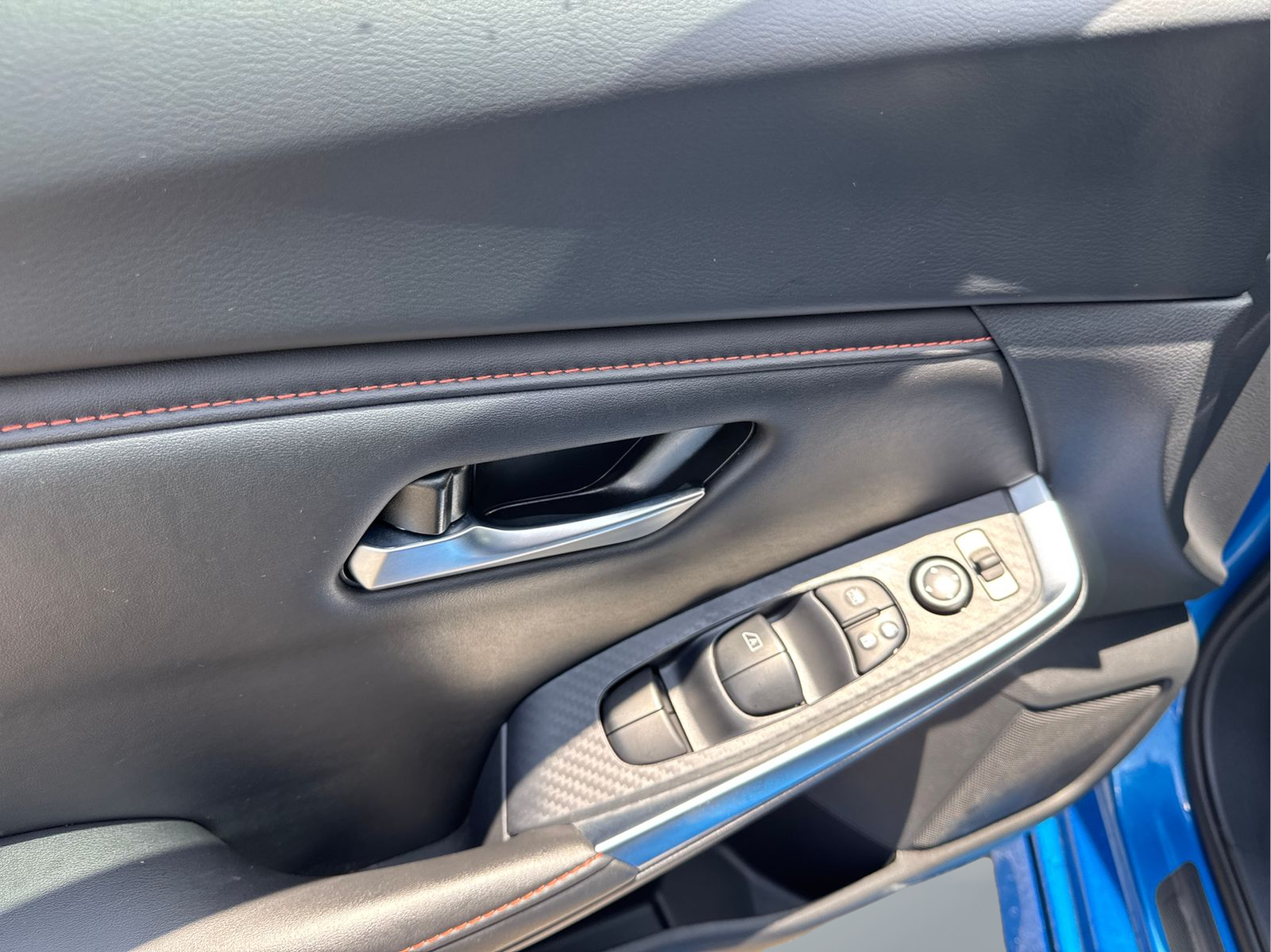 Certified Used 2025 Blue Nissan SR image 16
