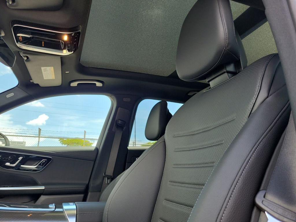 New 2027 Polar White Mercedes-Benz GLC 300 image 20