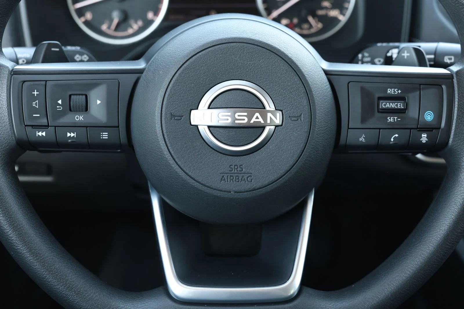 Used 2024 Gray Nissan SV image 16