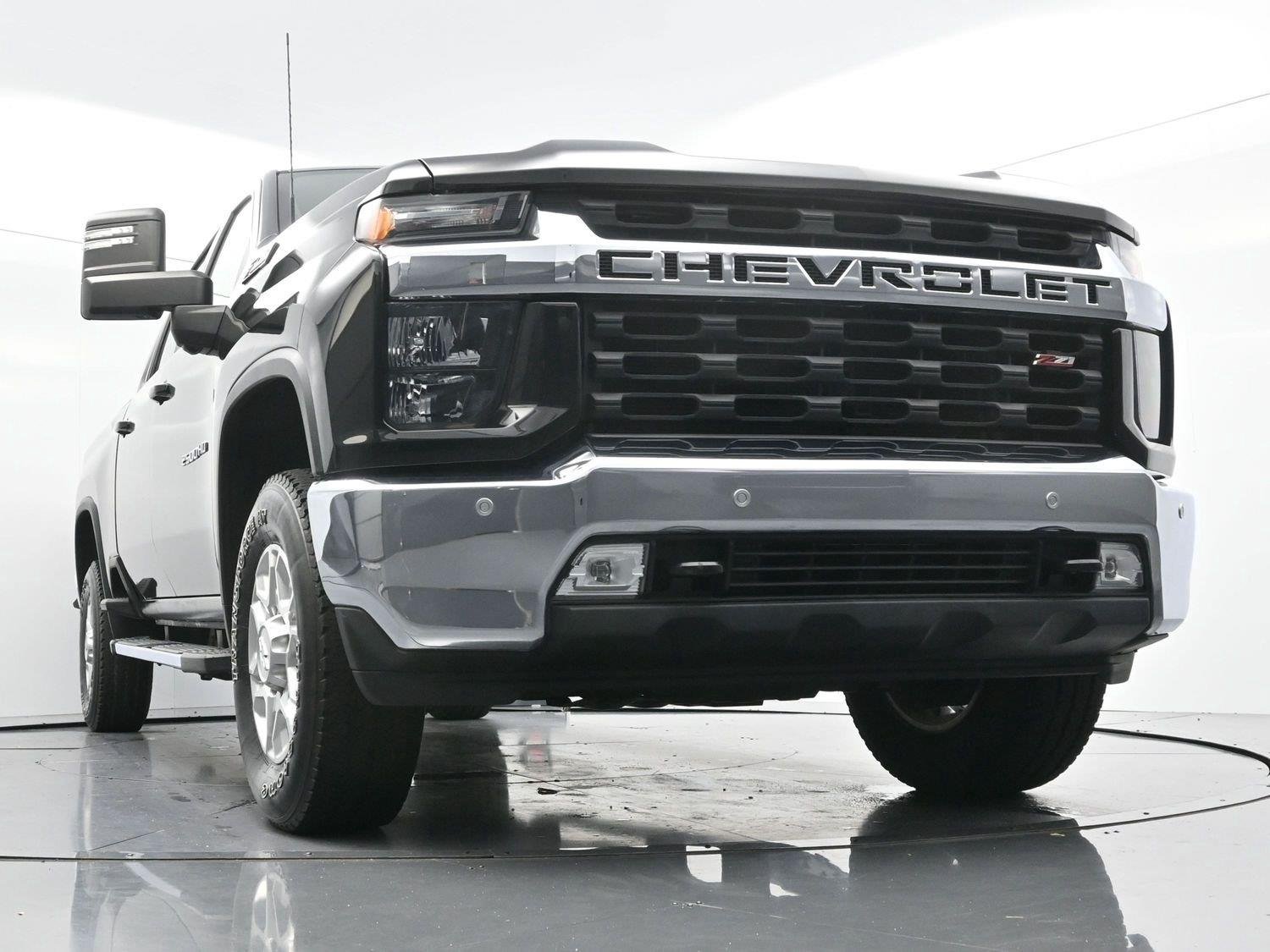 Used 2020 BLACK Chevrolet LT image 44