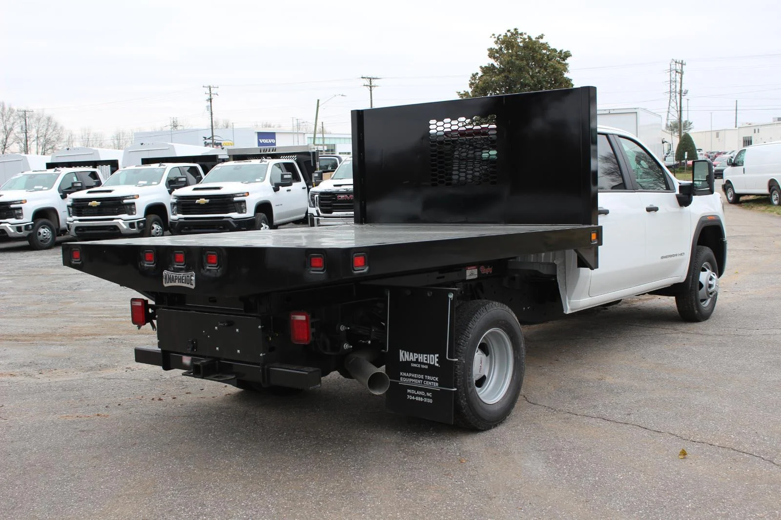 New 2026 Summit White GMC Pro image 4
