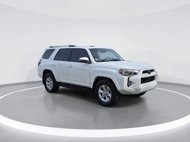 Used 2022 White Toyota SR5 Premium image 2