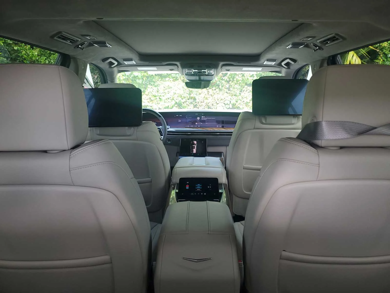Used 2025 Crystal White Tricoat Cadillac Sport Platinum image 23