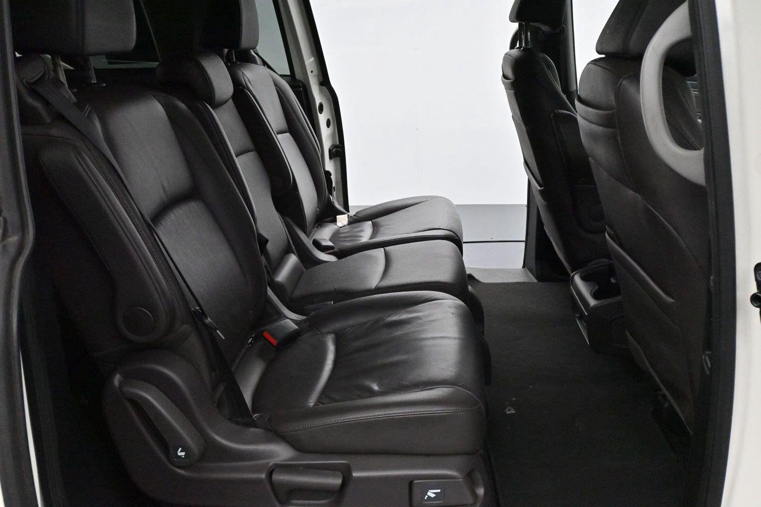 Used 2019 White Diamond Pearl Honda Touring image 37