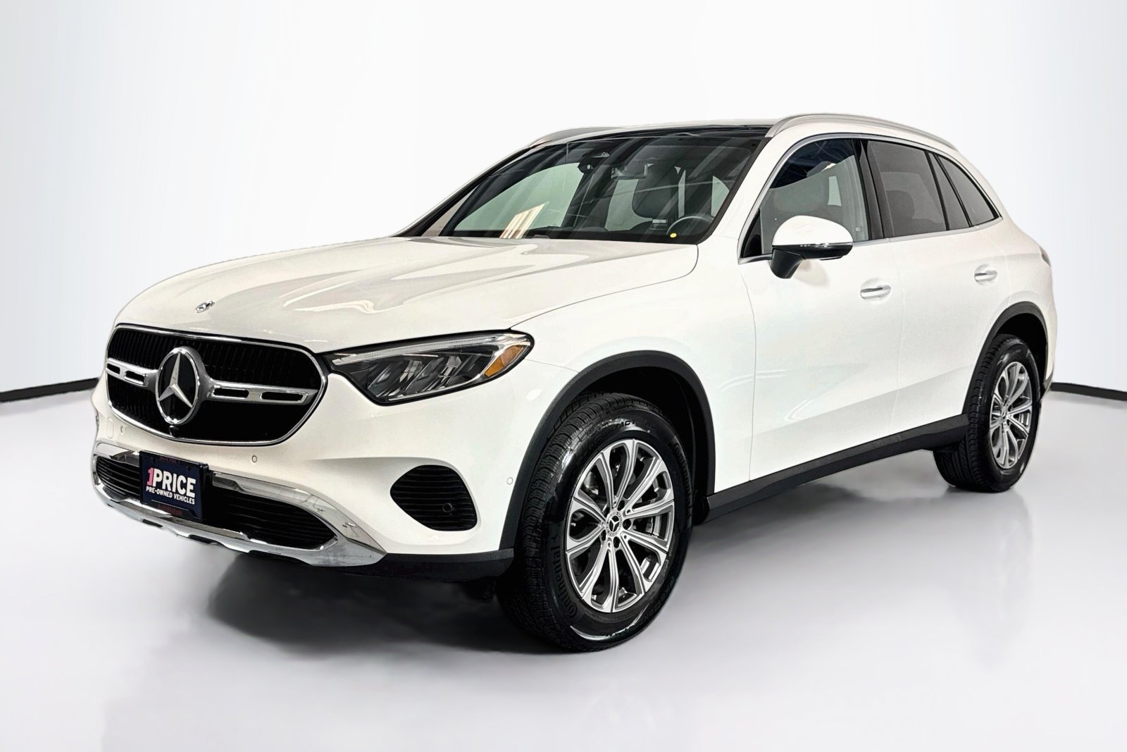 Certified Used 2026 Polar White Mercedes-Benz GLC 300 image 1