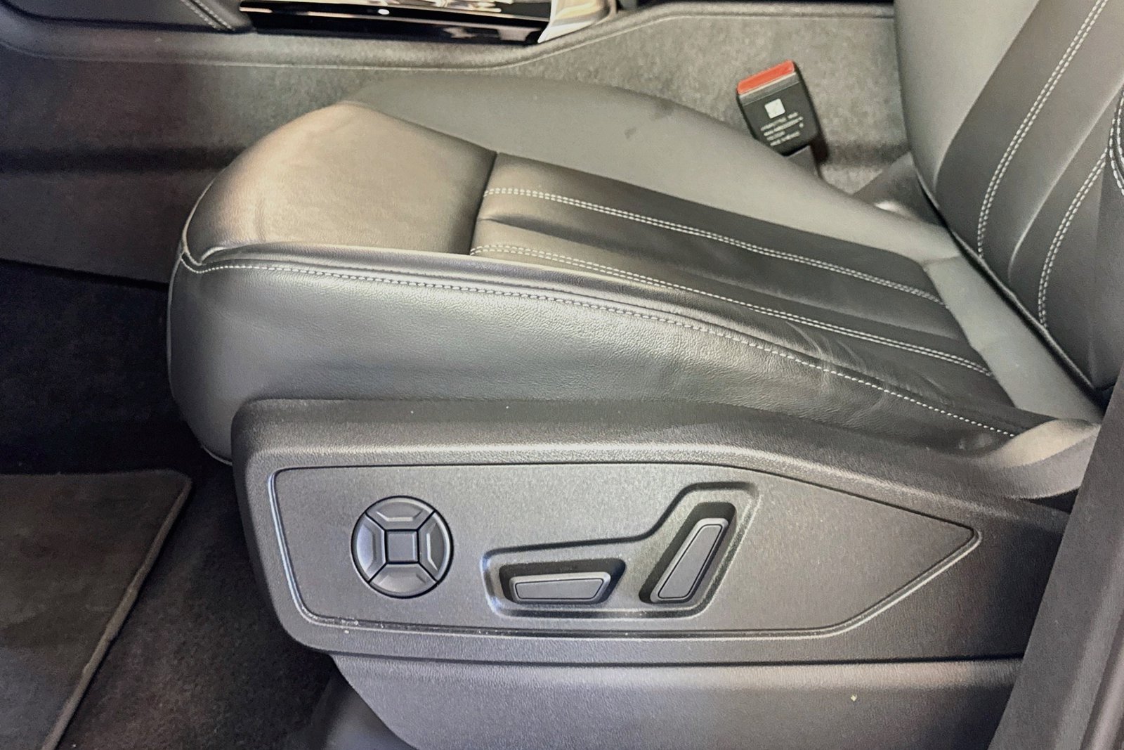 Used 2025 Glacier White Metallic Audi Premium image 17