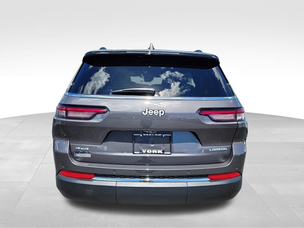 New 2026 Baltic Gray Metallic Clear-Coat Exterior Paint Jeep Laredo X image 4