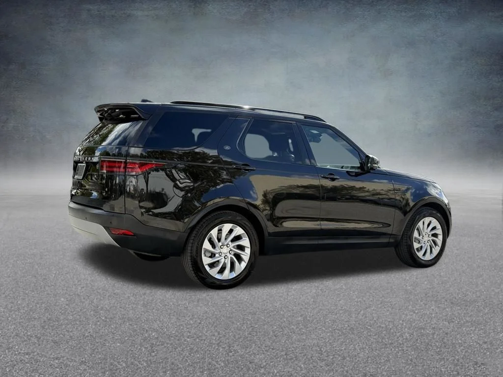 Used 2021 Black Land Rover S image 5